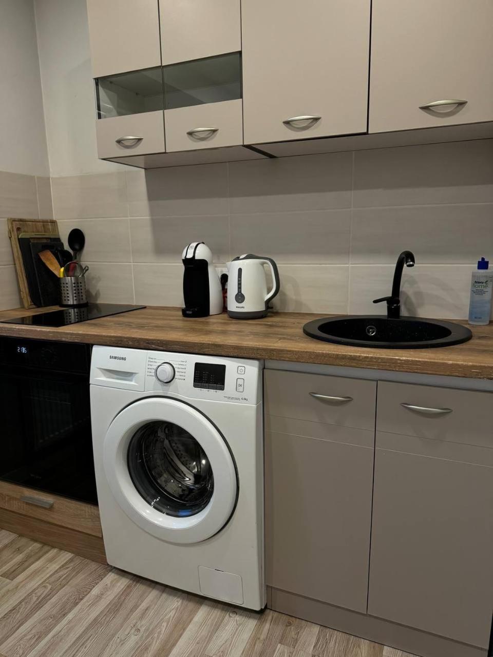 City Center Apartment Liepaja Ngoại thất bức ảnh